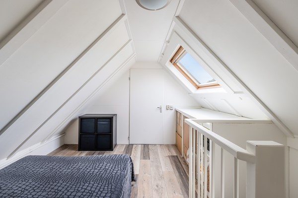 Foto - Te koop: 2-1- kapwoning met oprit!